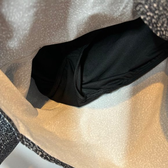 ATHLETA run with it short 3.5" in black static size M - Picture 3 of 7